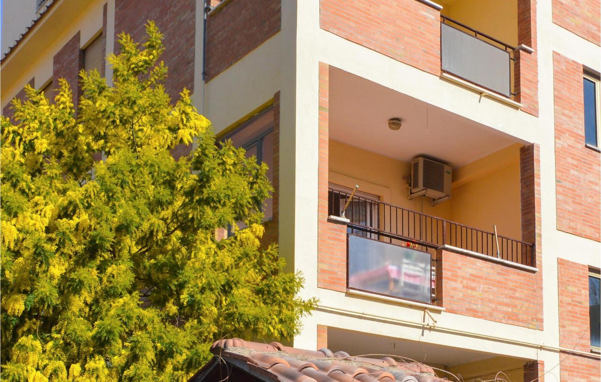 Gorgeous Apartment In Ladispoli Rm With Wifi Luaran gambar