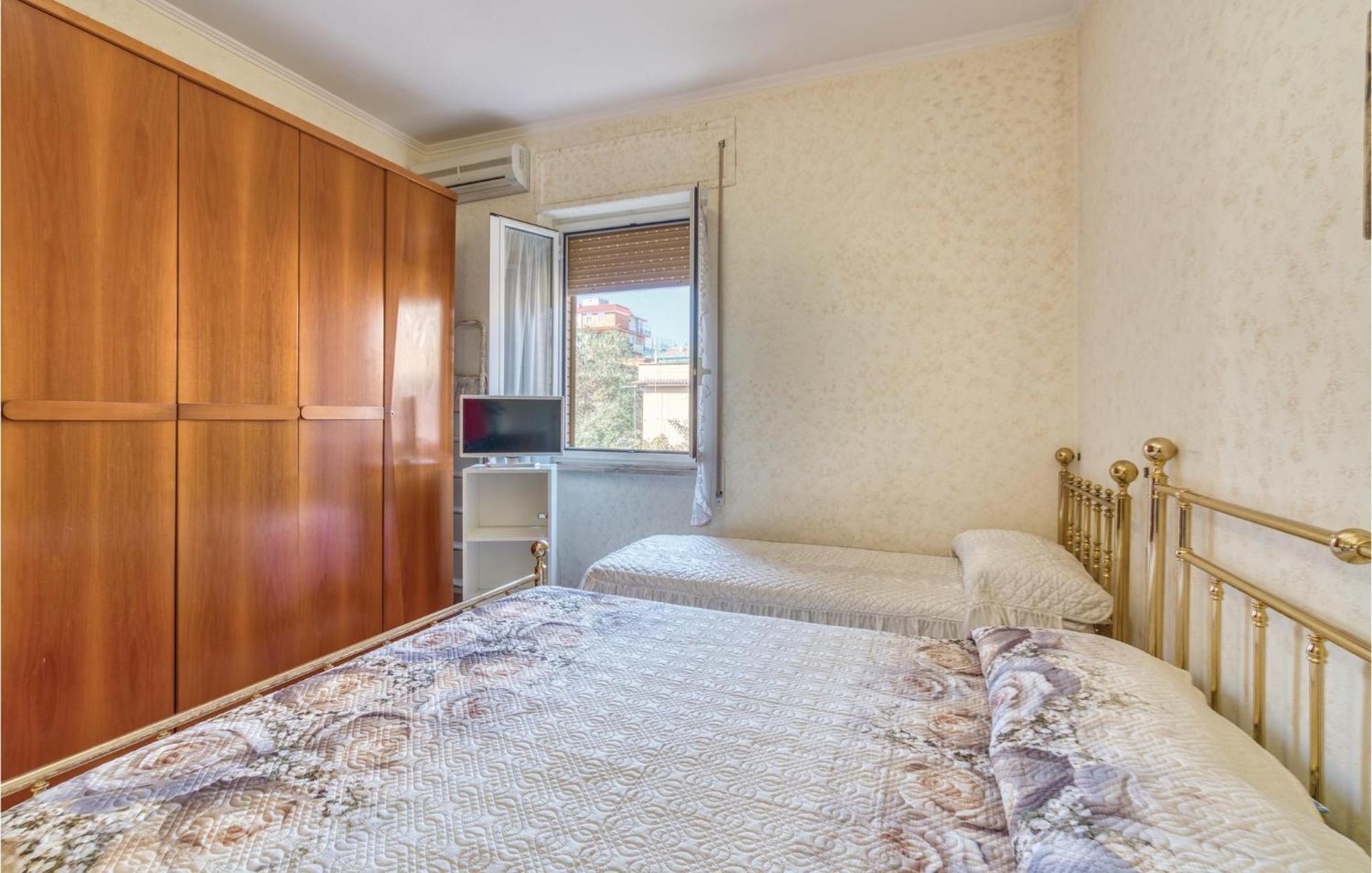 Gorgeous Apartment In Ladispoli Rm With Wifi Luaran gambar