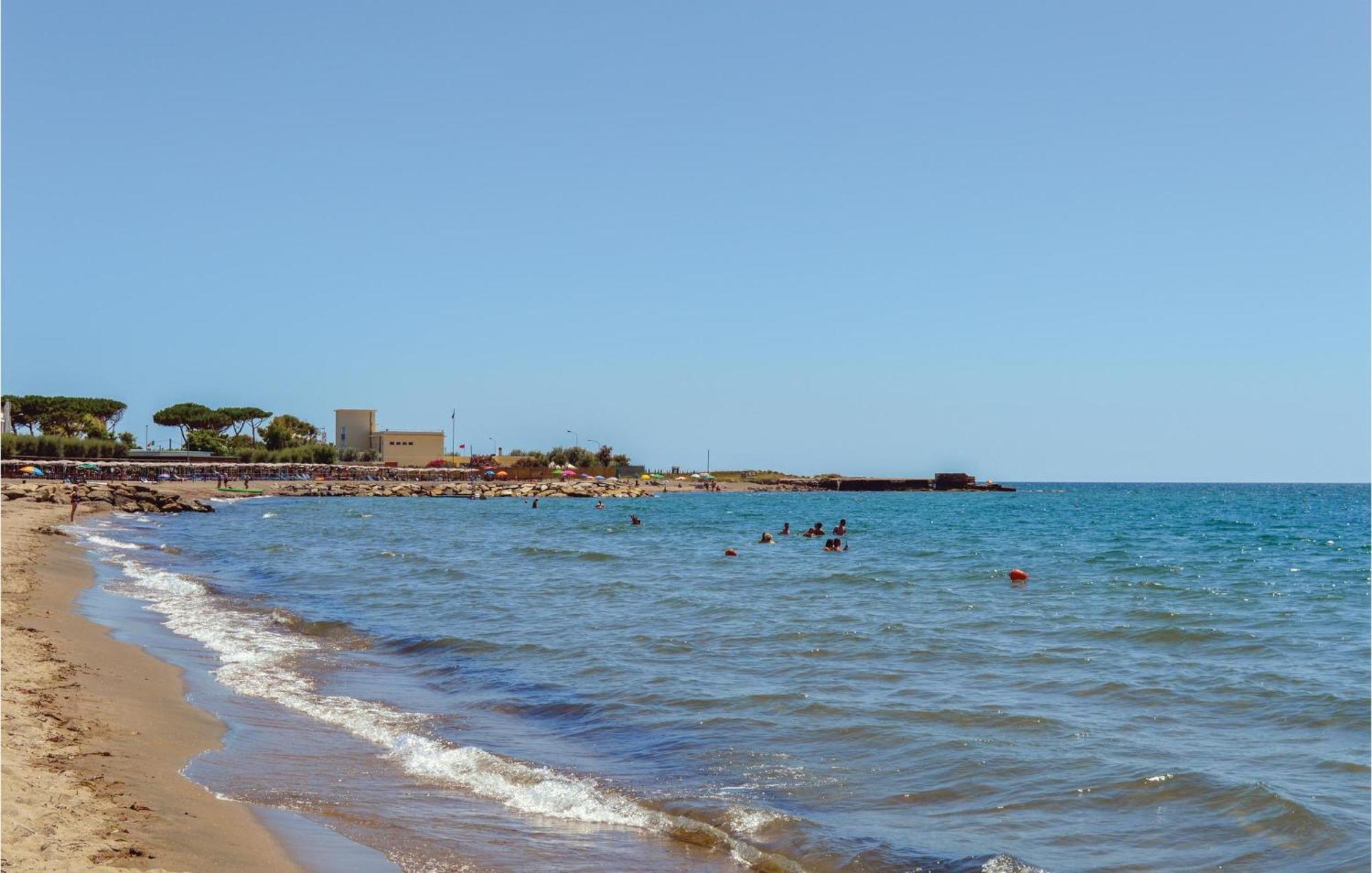 Gorgeous Apartment In Ladispoli Rm With Wifi Luaran gambar
